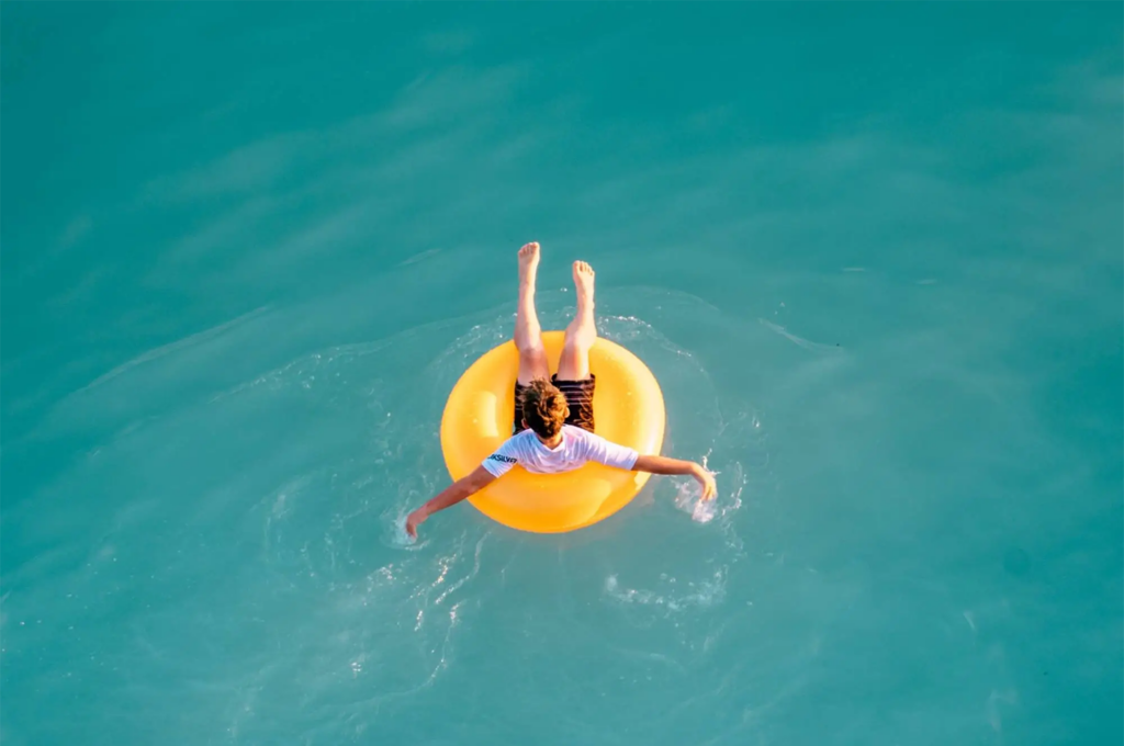 HOW TO PROTECT YOUR HAIR FROM THE SUN